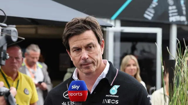 F1 : Hamilton saboté ? Toto Wolff (Mercedes) au cœur d’un surprenant scandale !
