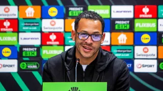 Strasbourg : Pourquoi Liam Rosenior doit jouer le titre en Ligue Europa Conférence