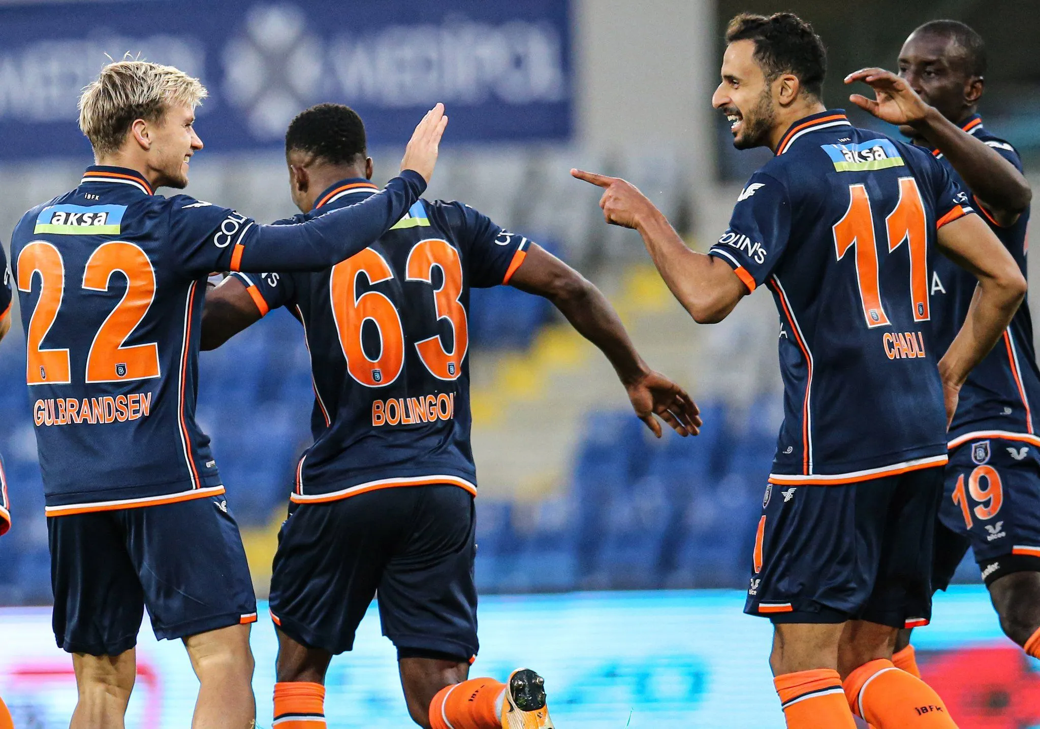 Premier match de Nacer Chadli avec l'Istanbul Basaksehir