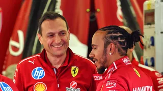 F1 – Ferrari : Hamilton – Adami, de la rupture à la réconciliation surprise pour 2026