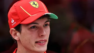 F1 : Ollie Bearman quitte Ferrari et signe avec une nouvelle équipe ! ( officiel )