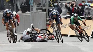 Une troisième étape marquée par les chutes ; comment Caleb Ewan est tombé ?