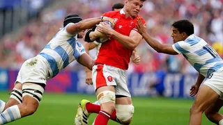 Coupe du monde 2023 : “des maillots de wish”, un arbitre blessé, la toile s’enflamme sur le début de match fou entre le pays de Galles et l’Argentine !