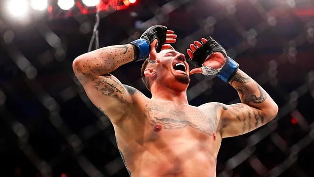 UFC : le père de Tom Aspinall se paye Jon Jones !