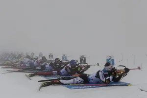 Oberhof: doublé pour Kuzmina et Fourcade, les Françaises et Suédois sortent du brouillard
