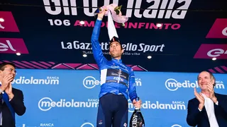 “Je n’ai pas été assez bon” – Thibaut Pinot termine encore deuxième d’une étape sur le Giro