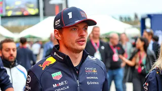 “Il peut rencontrer qui il veut”, le torchon brûle entre Red Bull et Verstappen