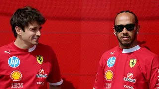 F1 : Ferrari va encore prioriser Hamilton au détriment de Leclerc