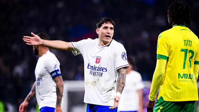 Mercato RC Lens : 3 portes de sortie pour Martin Satriano, dans une impasse à l’OL