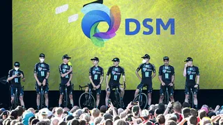 Team DSM : Romain Bardet pour guider sa formation en 2023