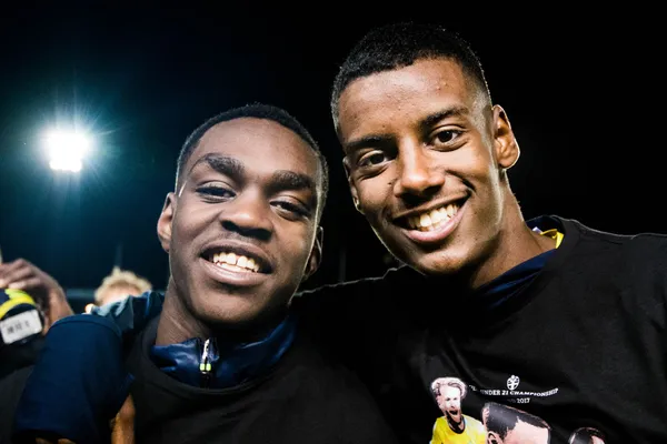 Joel Asoro, ici avec la pépite de Newcastle Alexander Isak, pourrait être la prochaine recrue eu FC Metz en cette période de mercato estival (iconsport)
