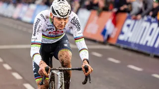 Cyclo-Cross : Mathieu Van Der Poel s’explique après avoir craché sur un spectateur