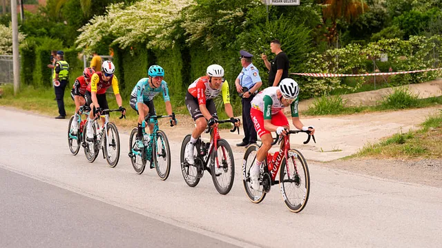 Classement Étape 1 Giro 2025 : les résultats complets