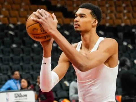NBA : un Victor Wembanyama de nouveau historique contre LeBron James
