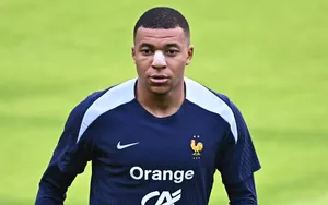 Euro 2024 : Deschamps évoque une titularisation de Mbappé