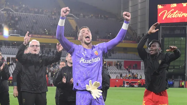 RC Lens : inquiétude pour Robin Risser, touché à la tête avec les Espoirs ?