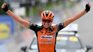 Tour des Flandres féminin : Chantal Blaak en solitaire !