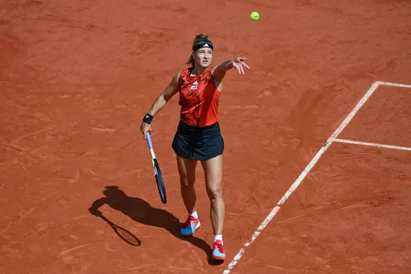 La Tchèque Karolina Muchova, qui s'apprête à défier Iga Swiatek en finale de ce Roland Garros 2023, est peut-être aux portes d'un authentique exploit (iconsport)