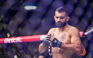 UFC 315 : Benoit Saint-Denis favori contre Joel Alvarez – Qu’en pense les bookmakers ?