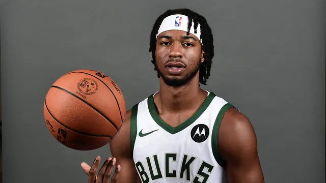 TRADE OFFICIEL :  San Antonio tient son premier renfort !