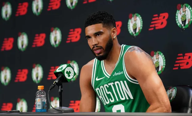 Jayson tatum,n champion NBA 2024 avec les Celtics, déterminé à réaliser le back-to-back