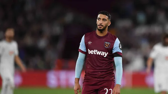 Mercato OL : Pourquoi le transfert de Benrahma a échoué ?