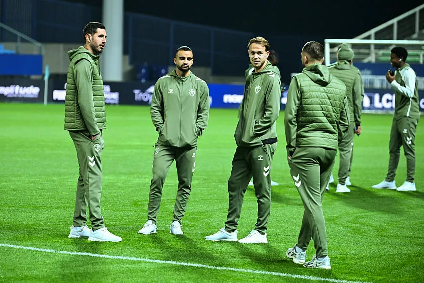 Les joueurs de l'ASSE avant le match de Ligue 2 à Troyes - Icon Sport