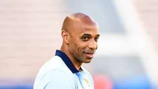 JO Paris 2024 : “un moment à jamais gravé”, Thierry Henry a porté la flamme olympique