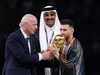 Coupe du Monde 2022 : Pourquoi Lionnel Messi portait une robe noire lors de la remise du trophée ?