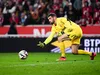 RC Lens : Pourquoi Will Still ne doit pas se priver de Mathew Ryan contre l’ASSE