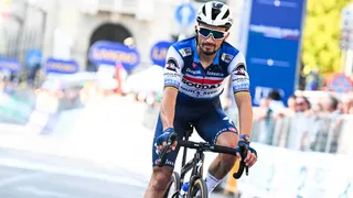 Tour de France 2024 : Patrick Lefevere lâche une bombe sur la potentielle présence de Julian Alaphilippe !