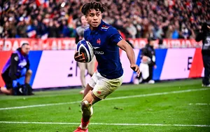 6 Nations 2025 : Théo Attissogbe, alternative durable à Damian Penaud pour le XV de France ?