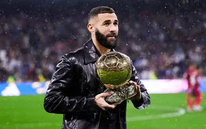 Football : Une sénatrice demande le retrait du Ballon d’Or de Karim Benzema