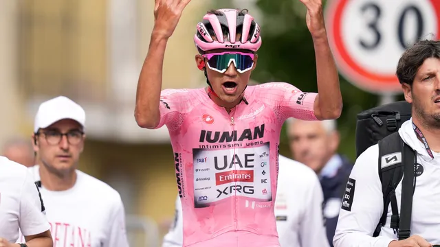 Étape 12 Giro 2025 : parcours détaillé, profil, favoris et horaires