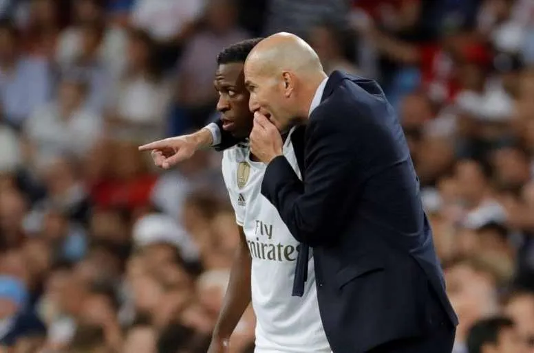 Vinicius joue moins avec Zidane sur le banc - BeSoccer