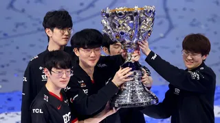 Les 30 Moments marquants de 2021 : Edward Gaming ramène les Worlds en Chine