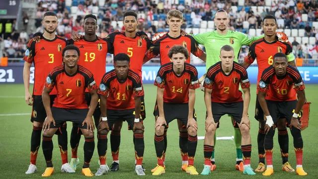 Mercato RC Lens : une piste offensive remballe les Lensois