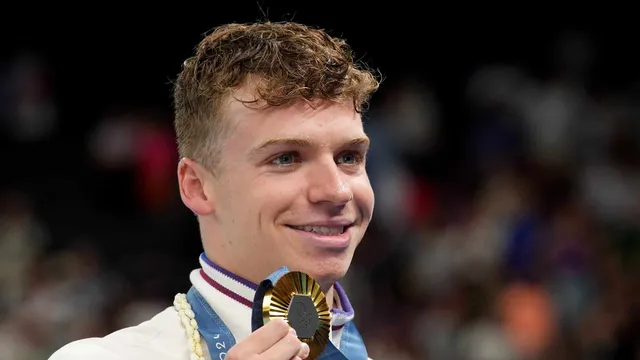 JO 2024 : les légendes adoubent Léon Marchand