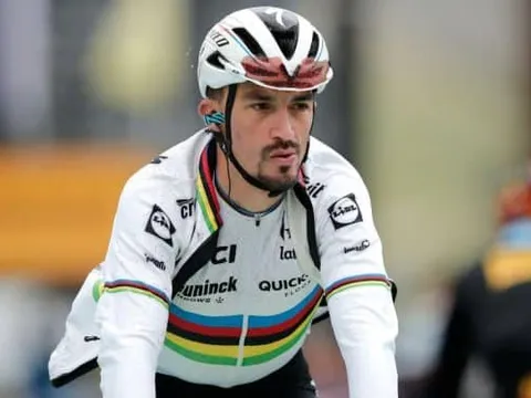 Julian Alaphilippe, la fin d’une année de toutes les couleurs