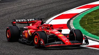 F1 : Incroyable, la piste du GP de Chine prend feu !
