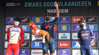 Dylan van Baarle s’impose à travers la Flandre