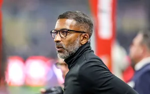 Rennes : Pourquoi Habib Beye est menacé après la réunion de crise du SRFC