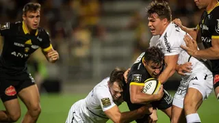 Top 14 : le Stade toulousain bat un Stade rochelais réduit à 14