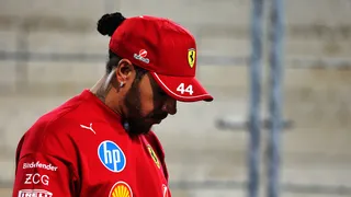 Ferrari : Lewis Hamilton remplacé par Leclerc pour le GP d’Abou Dabi
