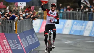 Dombrowski vainqueur, De Marchi en rose