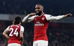 Alexandre Lacazette, le maillon fort.