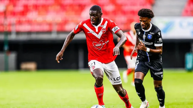 Mercato – FC Lorient : Un nordiste dans les tablettes des Bretons !