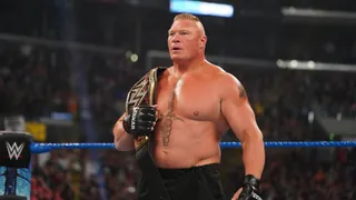 Brock Lesnar devient le nouveau champion de la WWE
