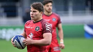 Top 14 : Antoine Dupont prêt à conquérir le Brennus !