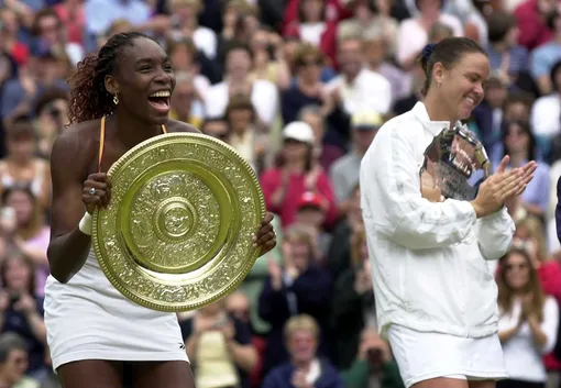 Résultat de recherche d'images pour "venus williams wimbledon 2000"